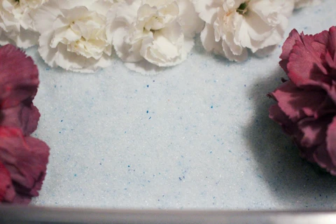 Flower Drying Art Silica Gel from ACTÍVA Products is the easiest way to dry flowers!